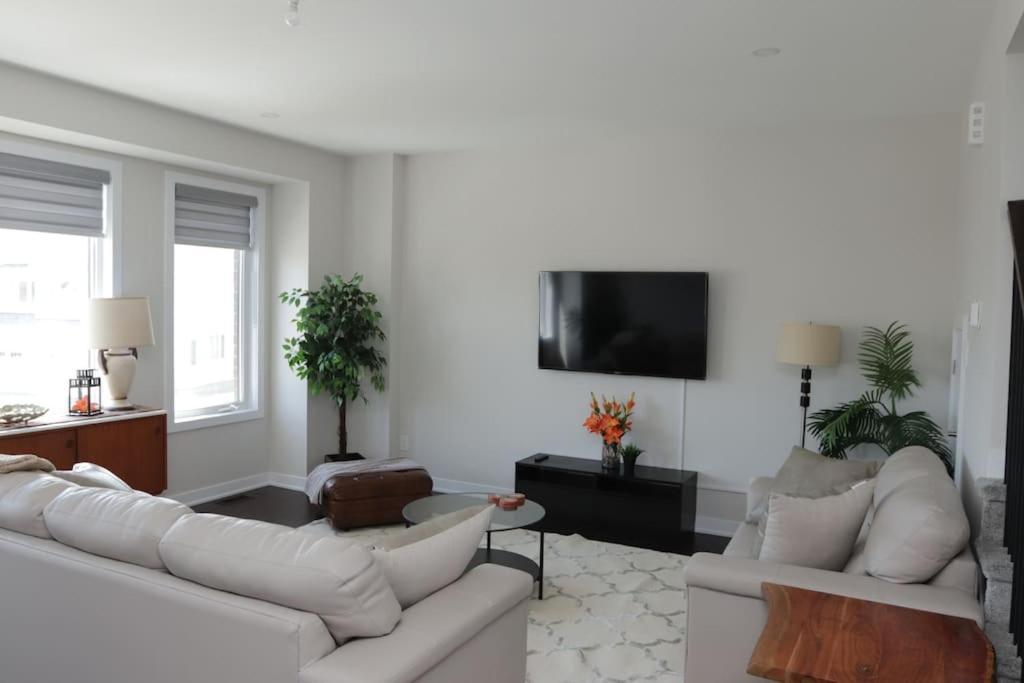 The Pizzicato Comfort And Convenience Close To Downtown Villa Ottawa Eksteriør bilde