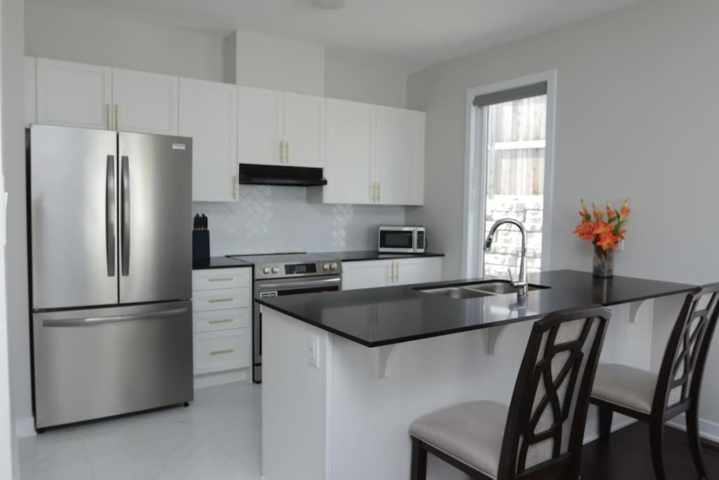 The Pizzicato Comfort And Convenience Close To Downtown Villa Ottawa Eksteriør bilde